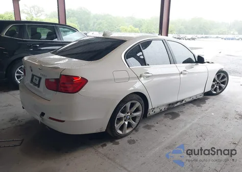 2015 BMW 328 xDrive z USA, uszkodzony, nr VIN WBA3B3G55FNR86497